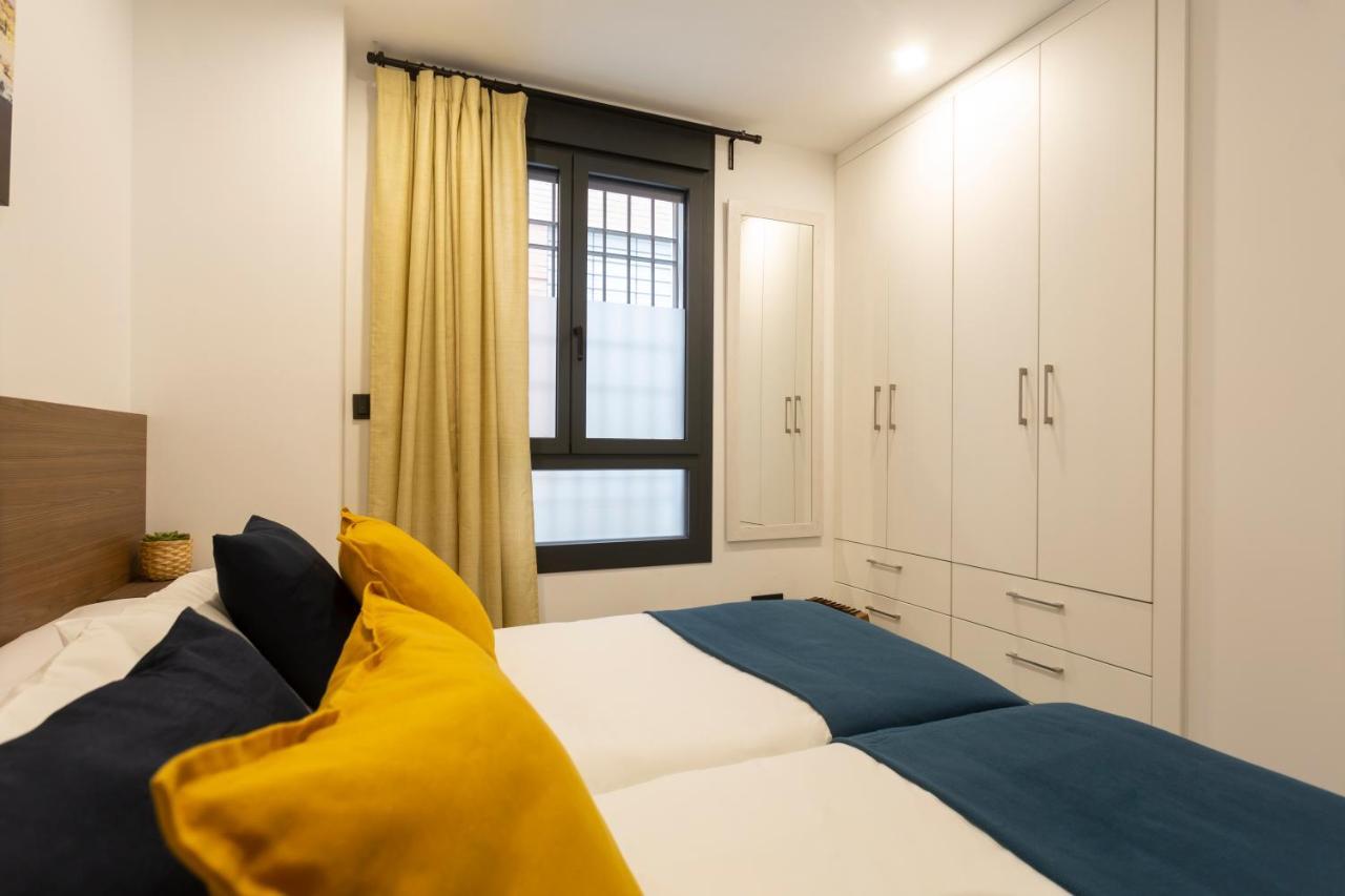 Apartamentos Bajeles Sevilla Urban Екстериор снимка