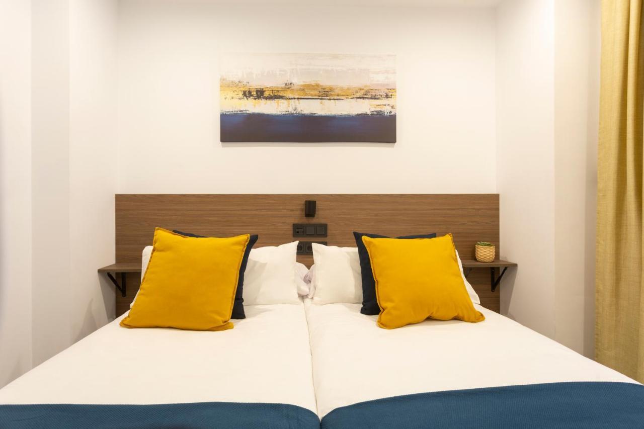 Apartamentos Bajeles Sevilla Urban Екстериор снимка