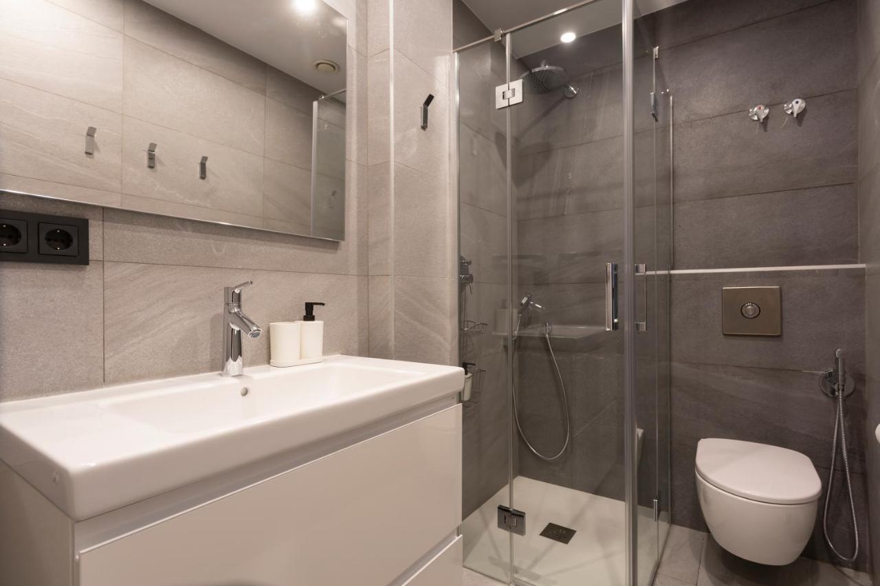 Apartamentos Bajeles Sevilla Urban Екстериор снимка