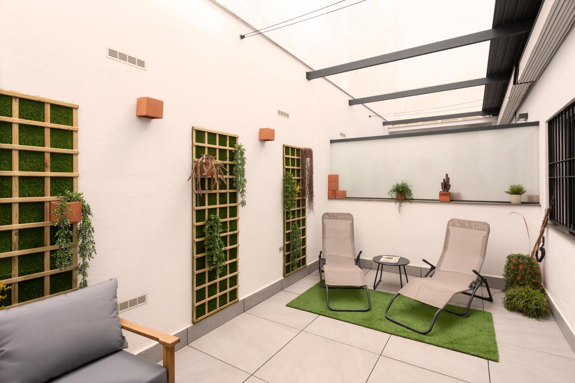 Apartamentos Bajeles Sevilla Urban Екстериор снимка