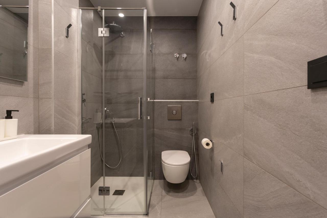Apartamentos Bajeles Sevilla Urban Екстериор снимка