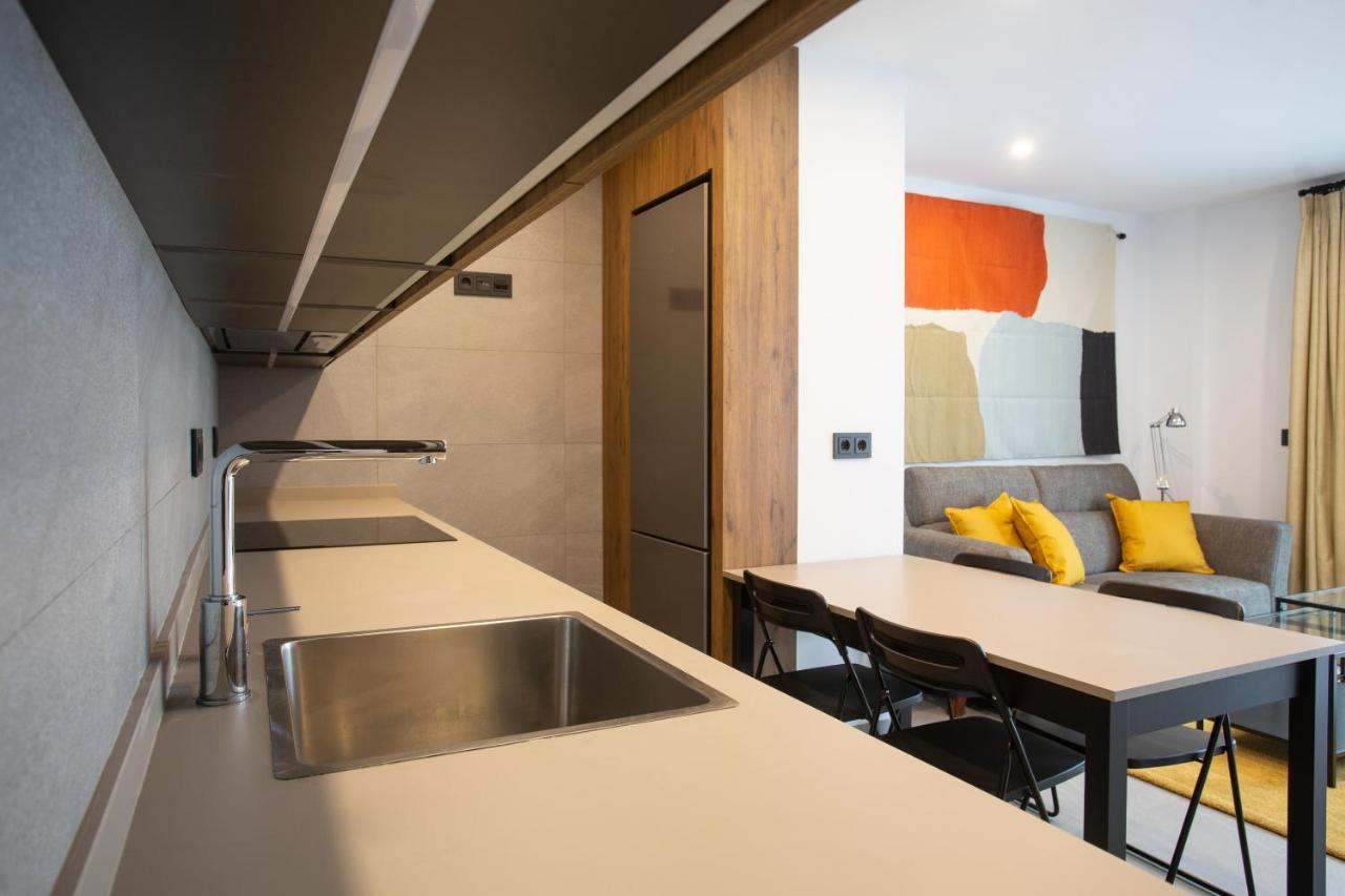 Apartamentos Bajeles Sevilla Urban Екстериор снимка