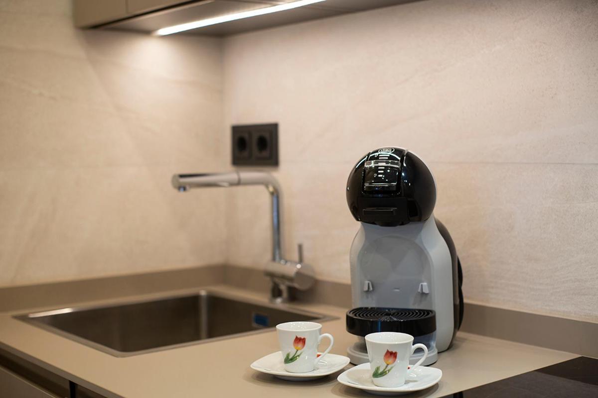 Apartamentos Bajeles Sevilla Urban Екстериор снимка
