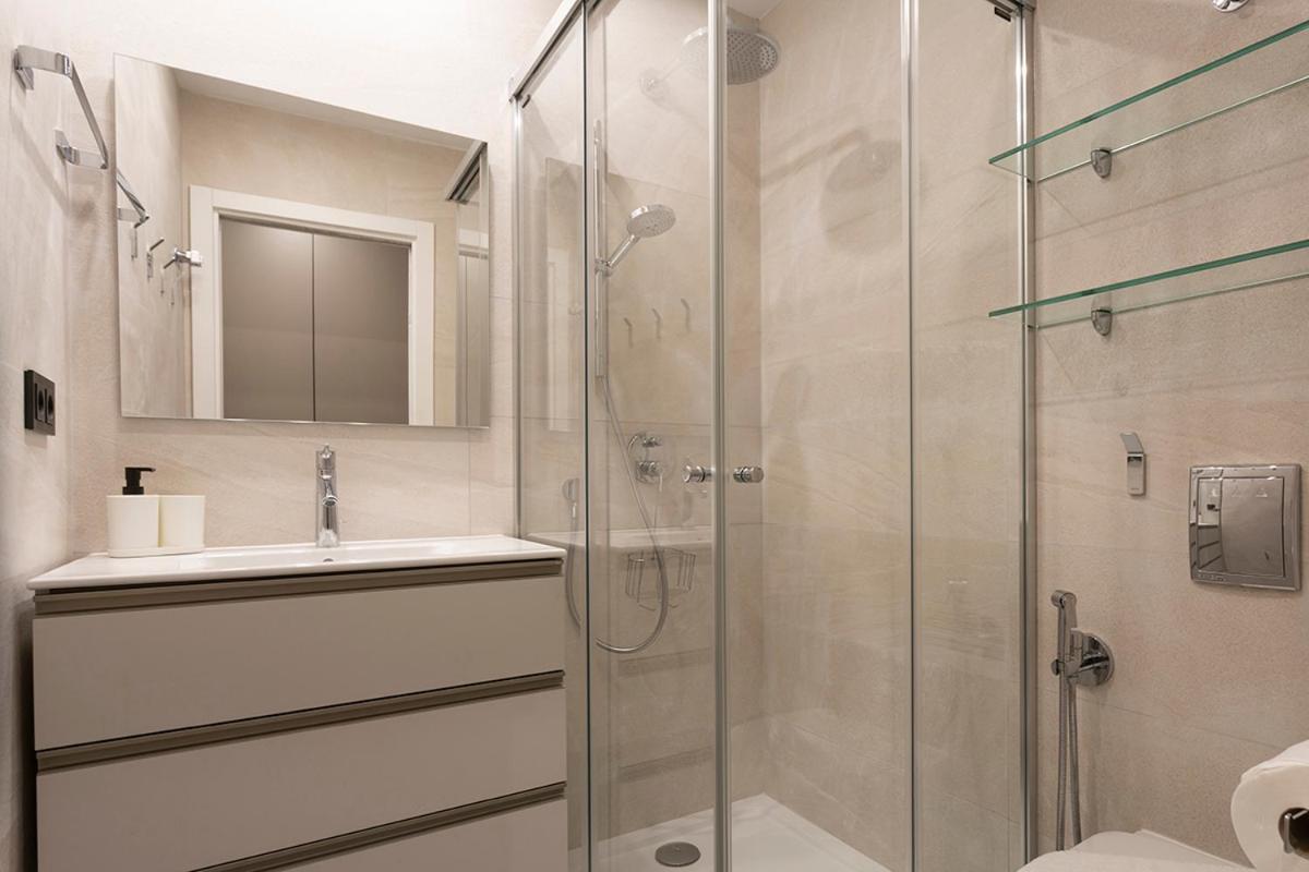 Apartamentos Bajeles Sevilla Urban Екстериор снимка