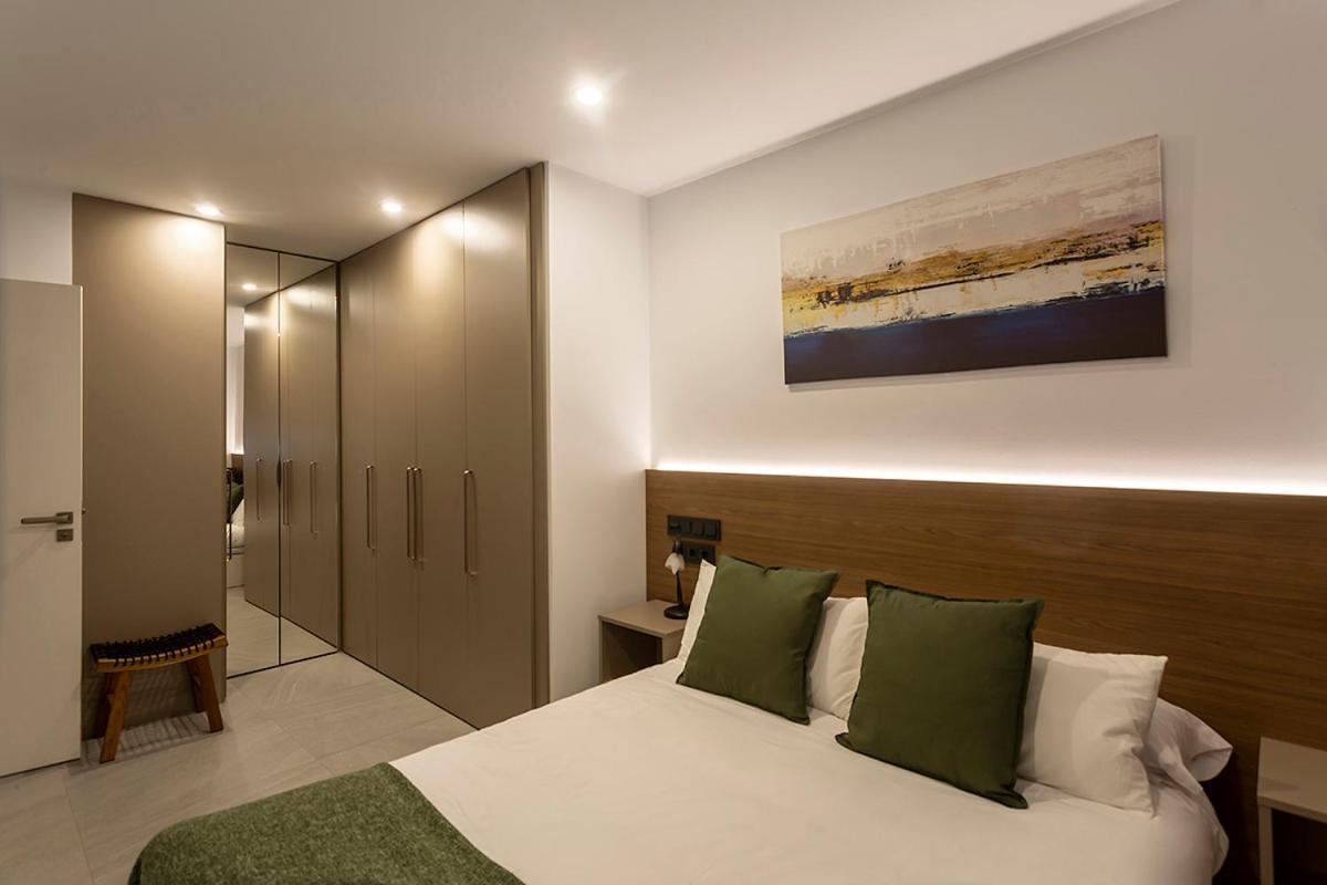 Apartamentos Bajeles Sevilla Urban Екстериор снимка